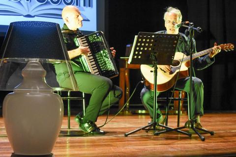 enzo chitarra e fisarmonica